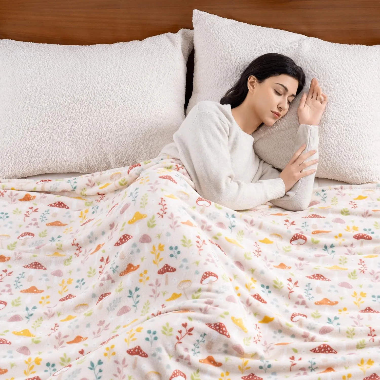 Luxury Printed Fleece Warm Blanket, Soft Lightweight Velvety Plush Throw for Couch and Bed, Cozy Comfy for All Seasons(Cream Various Mushrooms, 10890 Inches)